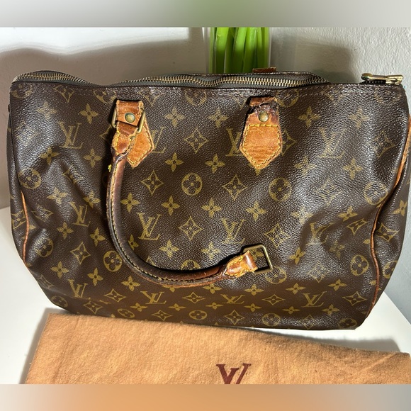 Authentic Louis Vuitton Monogram 30 Speedy Handbag - Picture 4 of 13